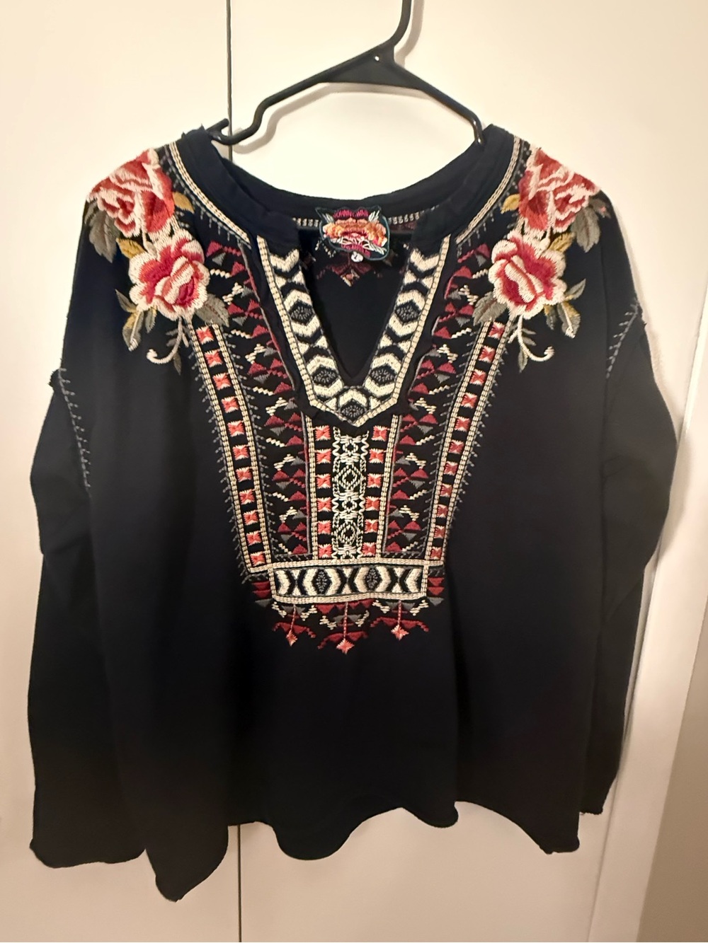 Johnny Was Issoria Black Floral Embroidered Sweatshirt L